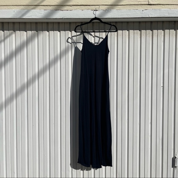 Demylee navy knit sleeveless maxi dress - Picture 1 of 4